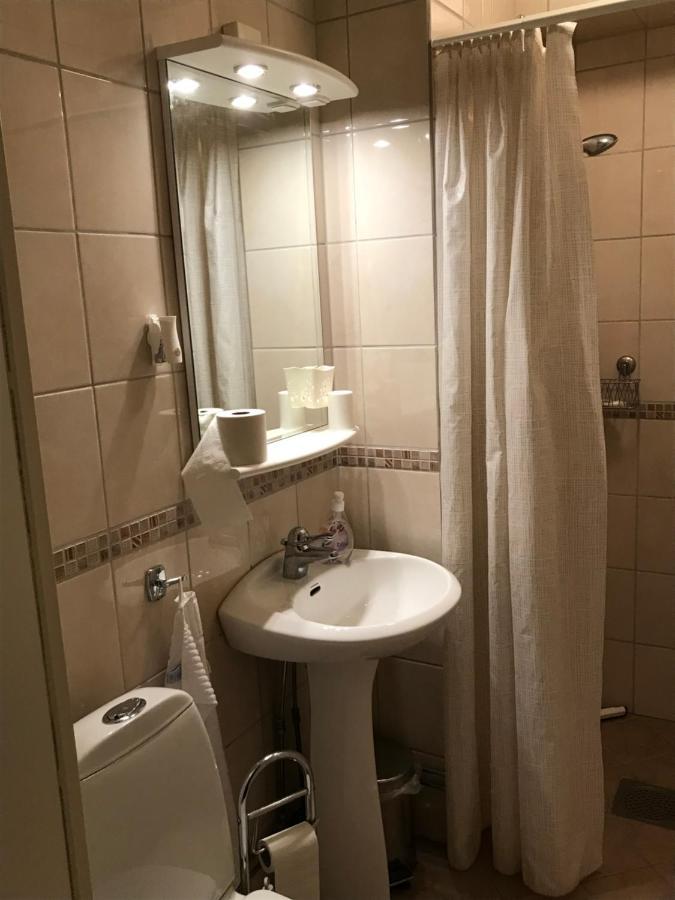 Anikos Apartment Uppsala Bagian luar foto